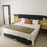 Hann Otel *
